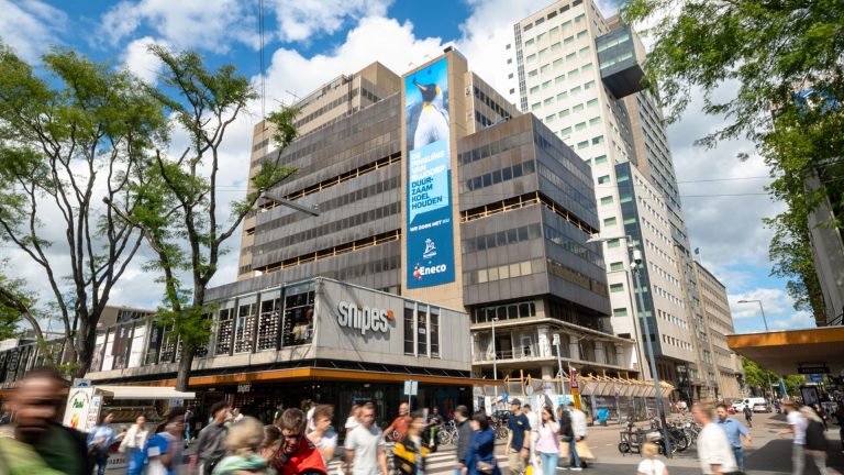 blowUP media Netherlands improve the air quality with air-purifying Giant Posters in large cities