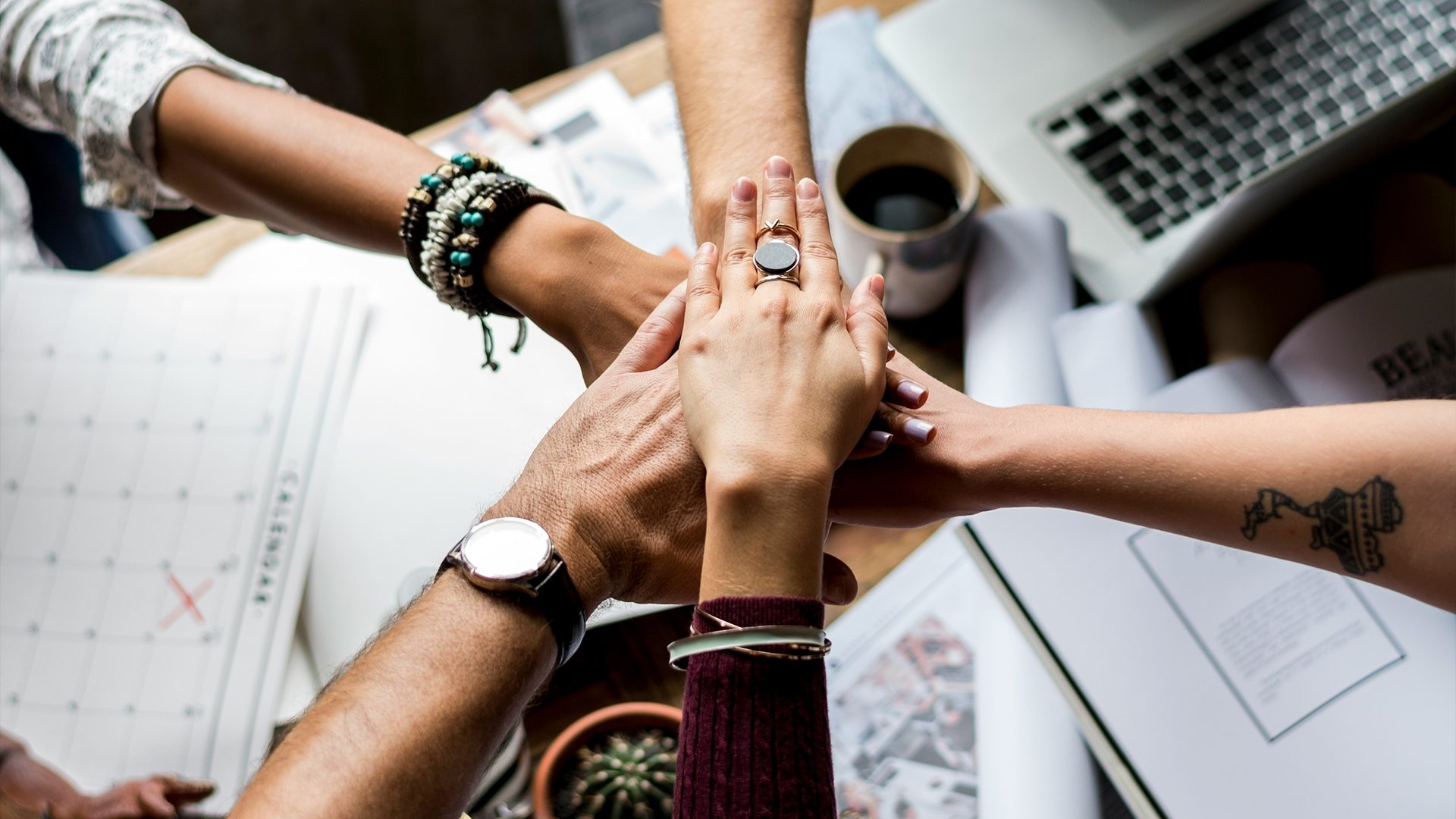 hero-blog_social-team-2